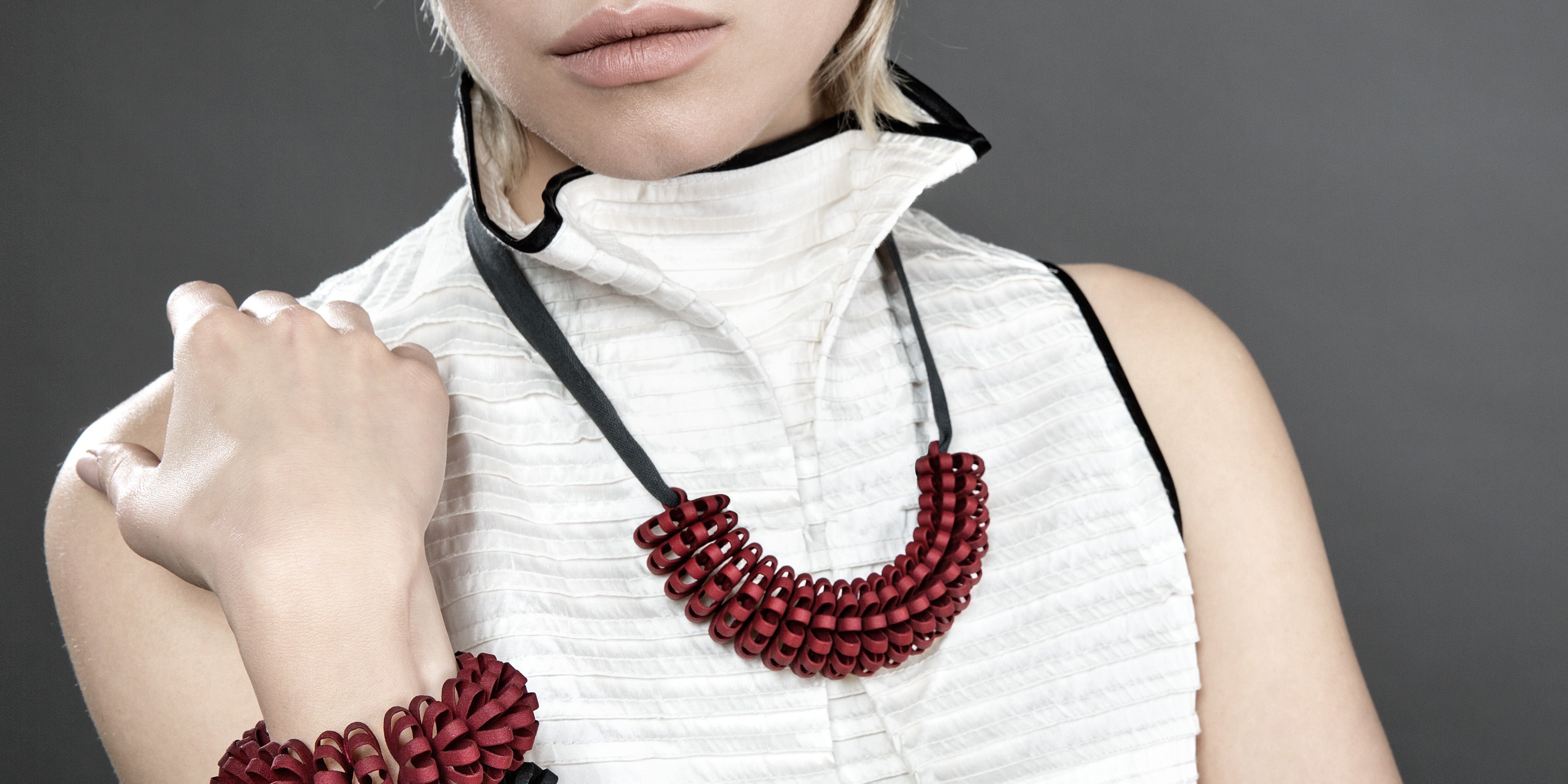 New York accoglie .bijouets al LOOT: MAD about Jewelry