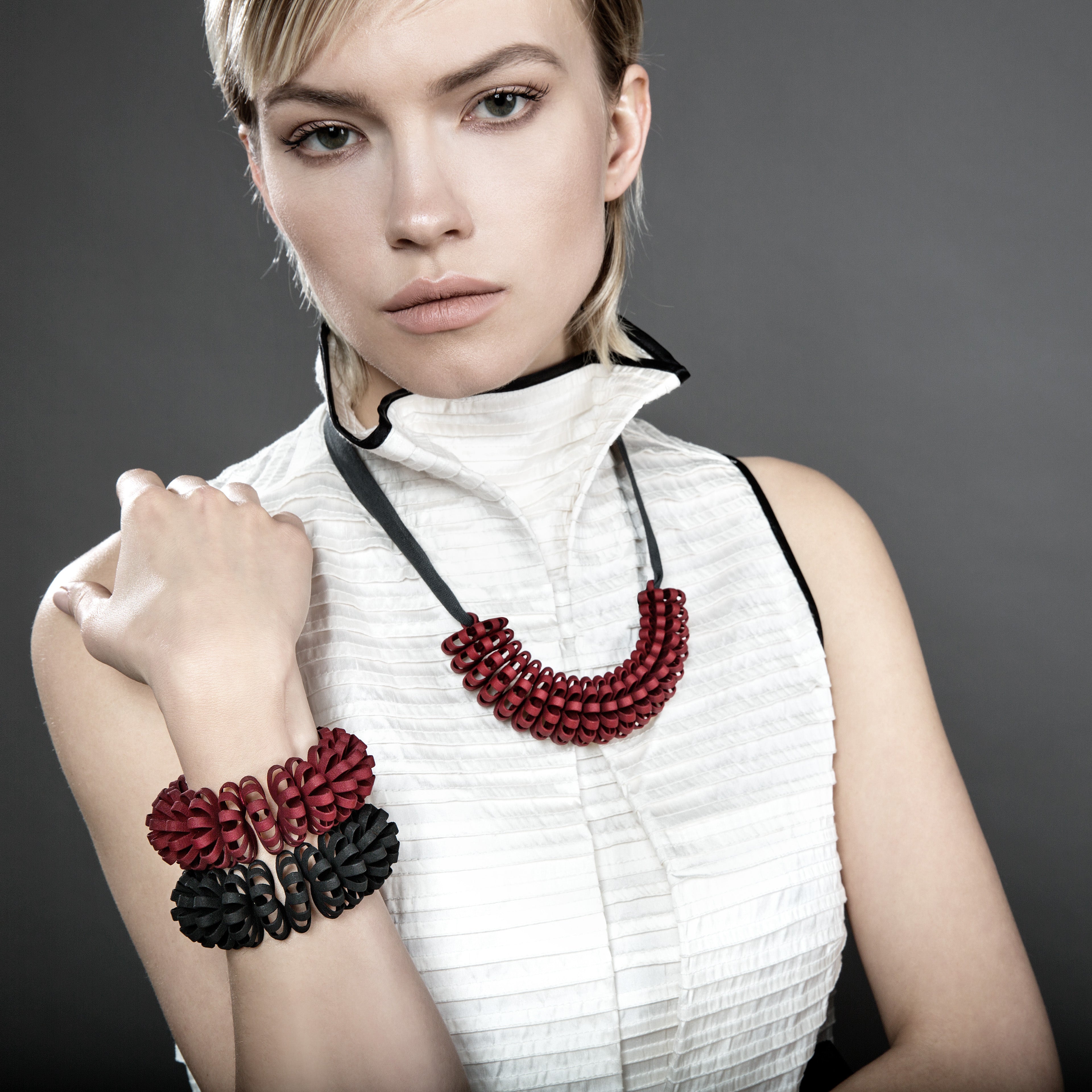 New York accoglie .bijouets al LOOT: MAD about Jewelry