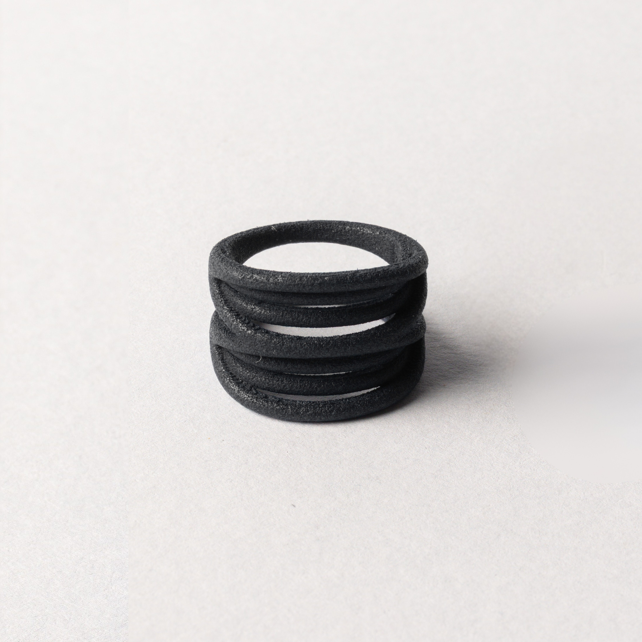 ANELLO_2LIPS_BLACK.png