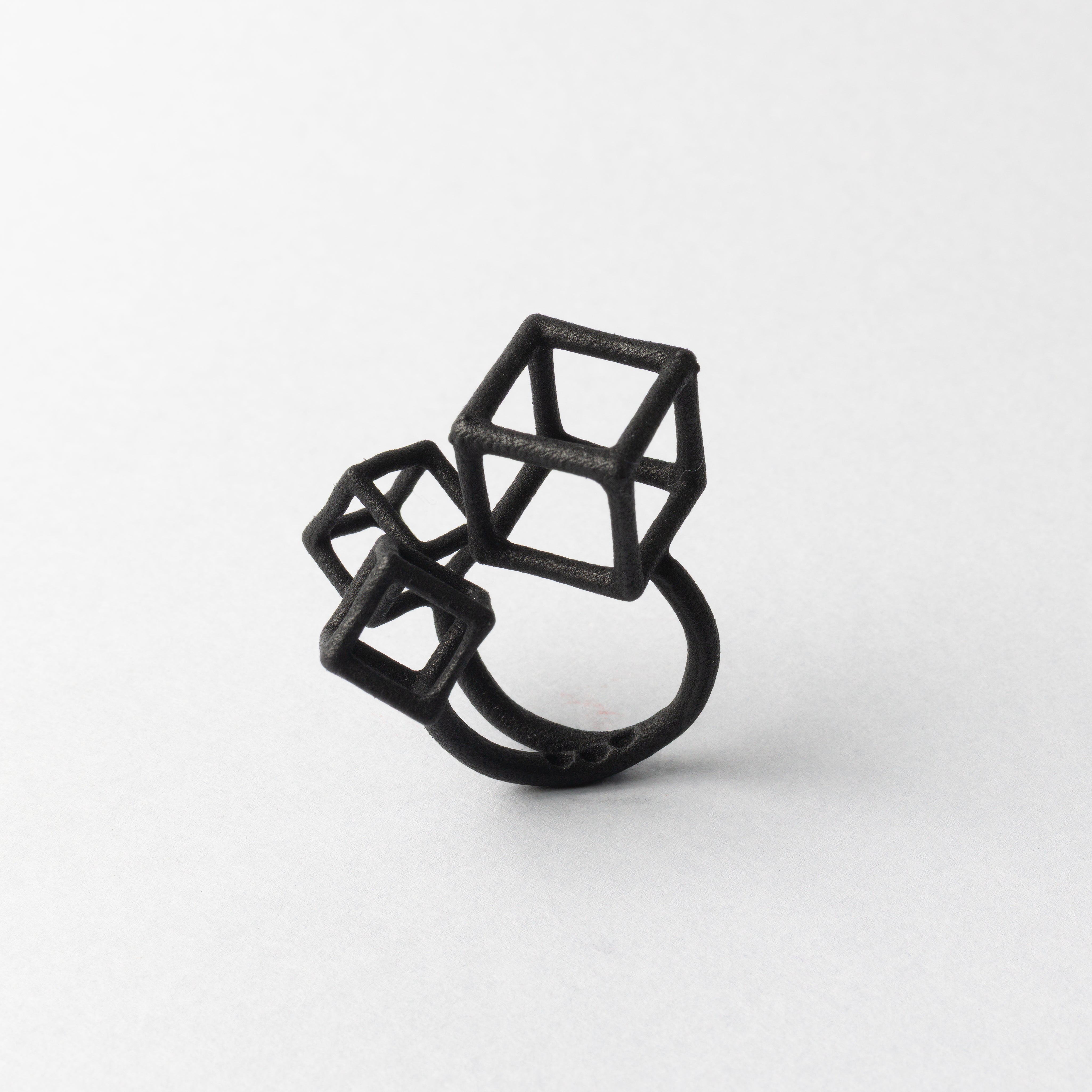 ANELLO_CUBETTI_BLACK_2.jpg