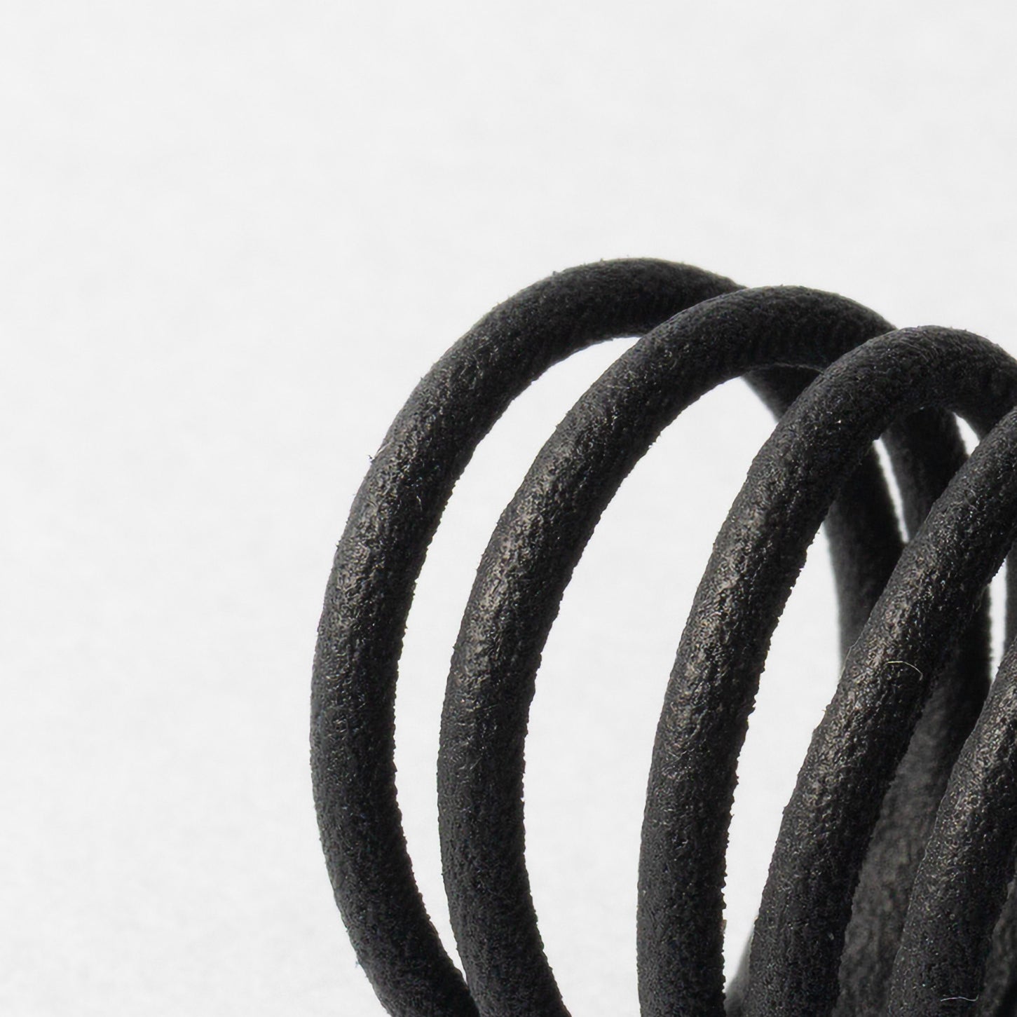 ANELLO_FILIFUSI_REGULAR_BLACK_DETTAGLIO.jpg