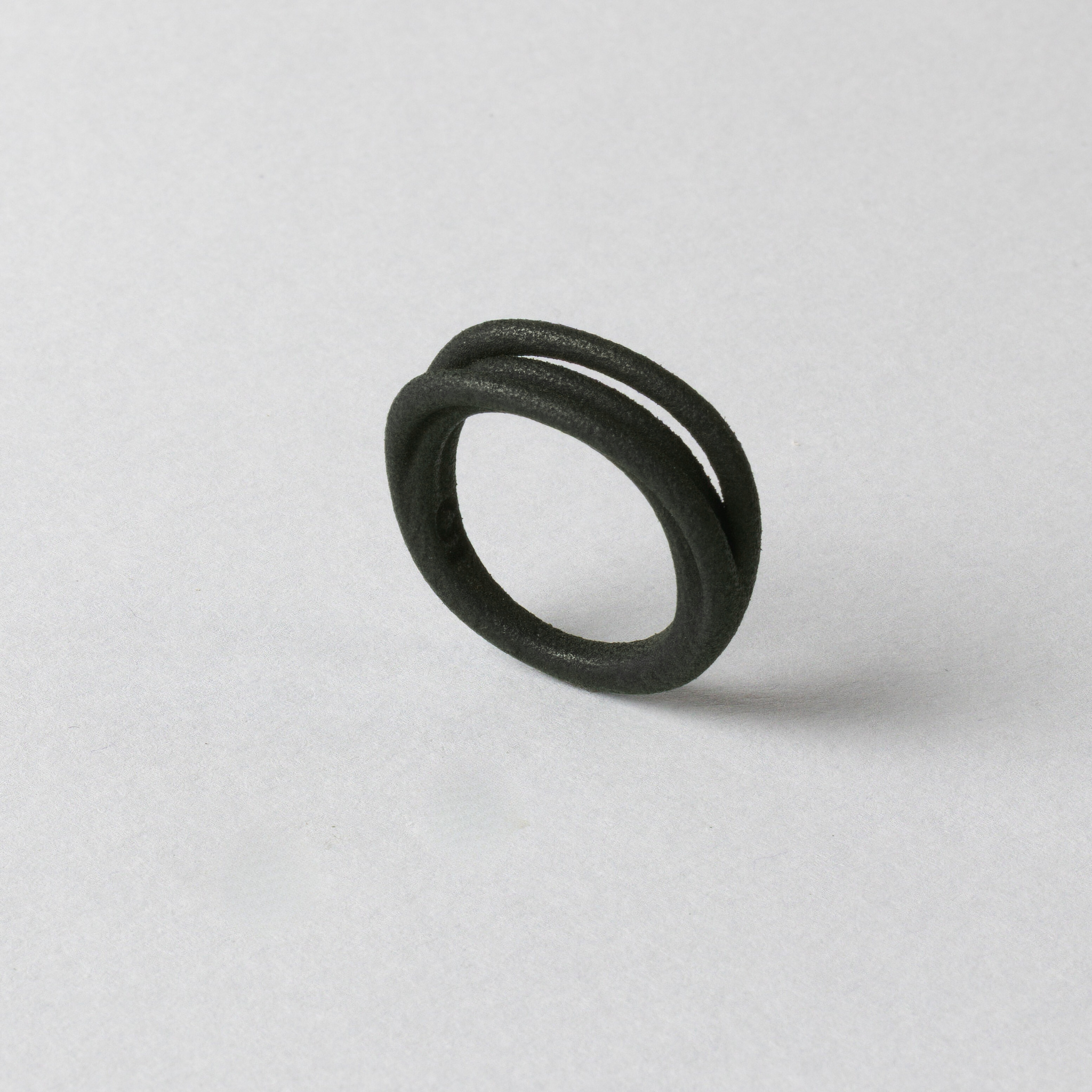 ANELLO_LIPS_BLACK.png