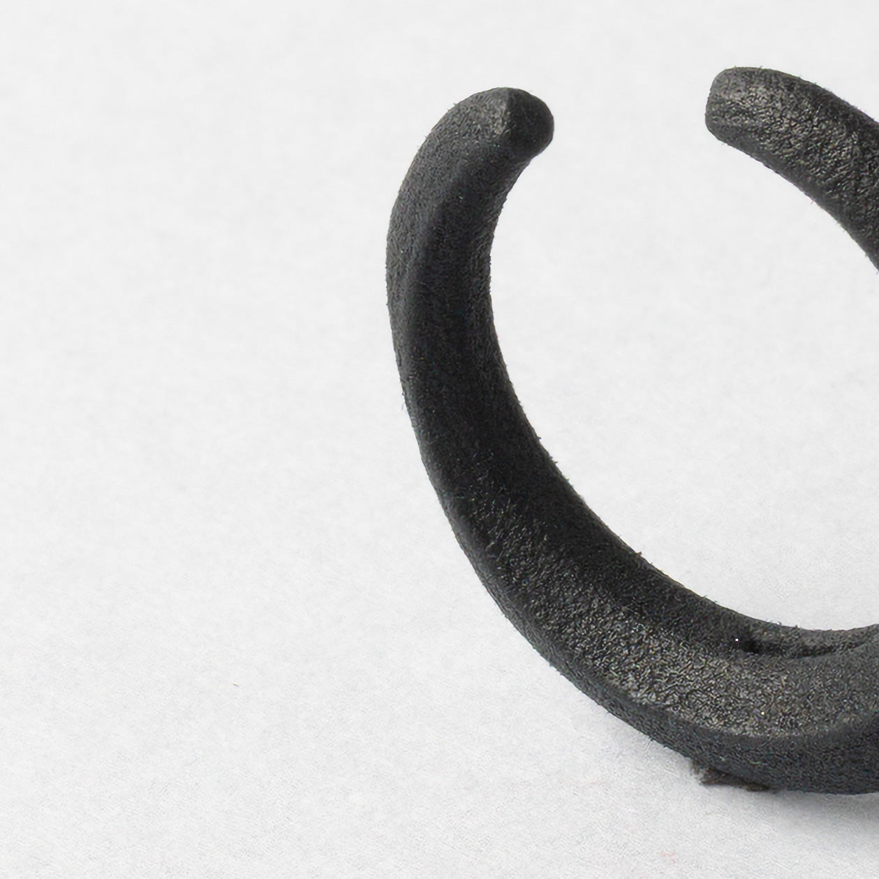 ANELLO_SWEEP_BLACK_DETTAGLIO.jpg