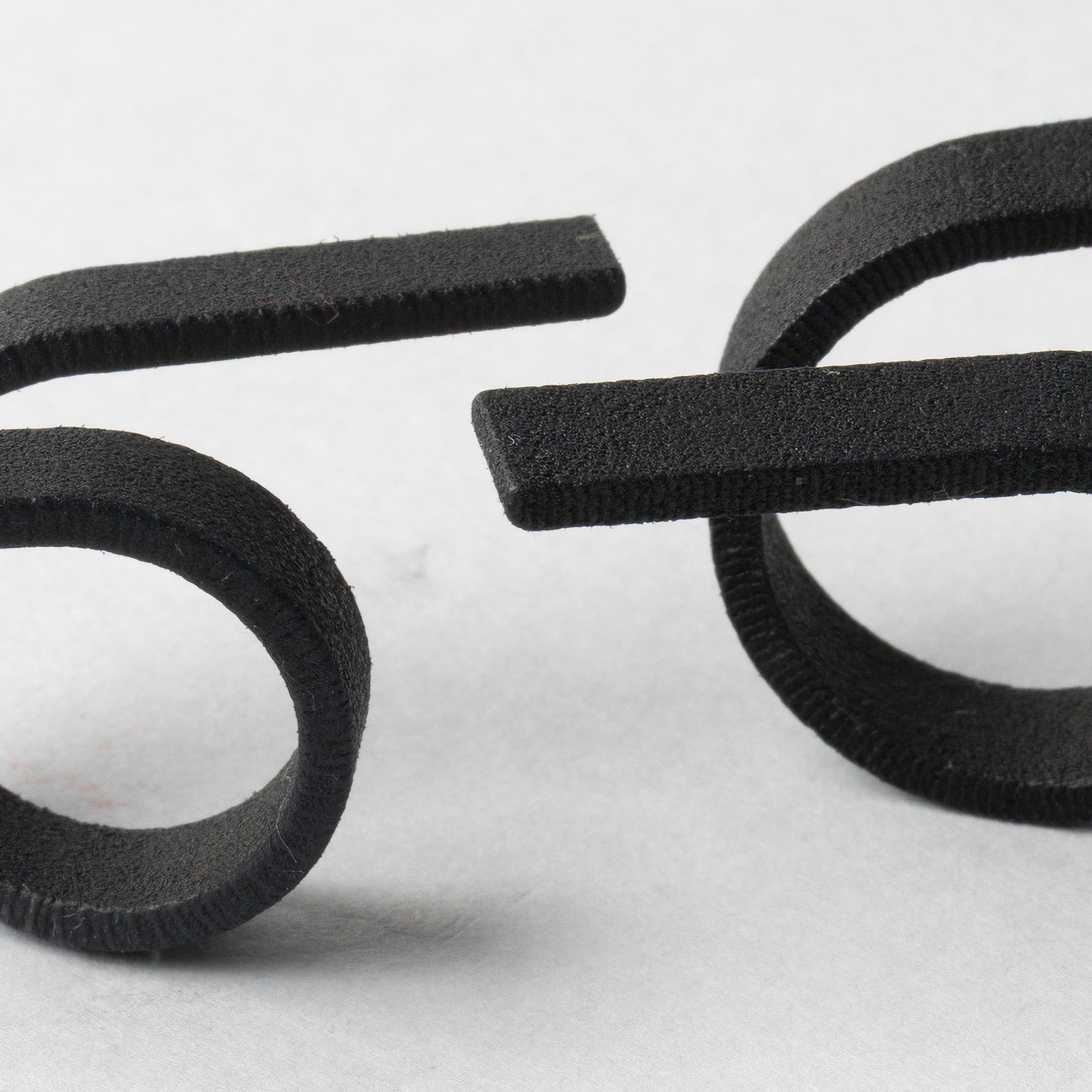 ANELLO_TAPE_TAPE_BLACK_DETTAGLIO.jpg