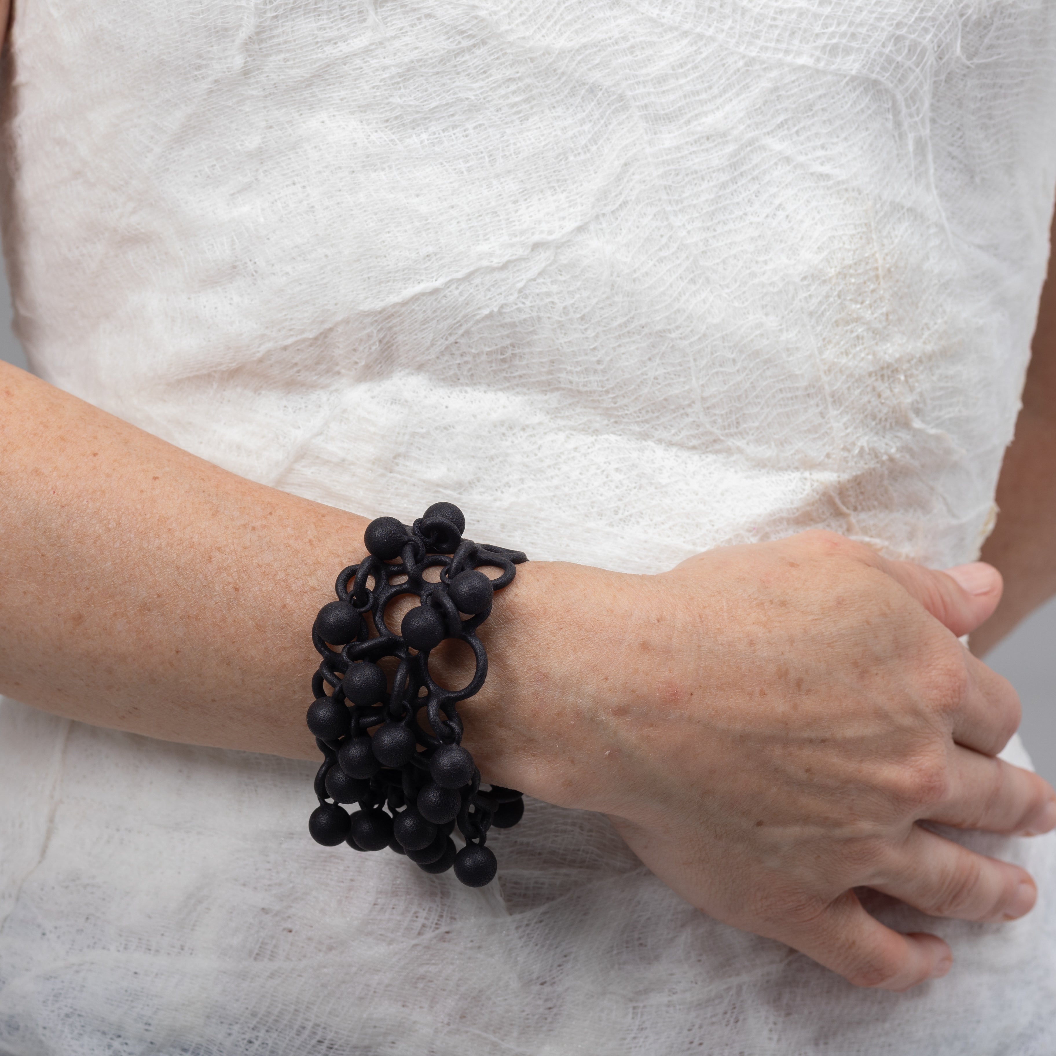 BRACCIALE_SFERETTE_CUFF_STUDIO_2.jpg