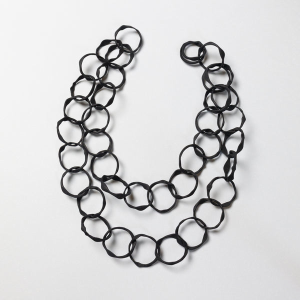 Carta Small - Necklace - Classic / Black