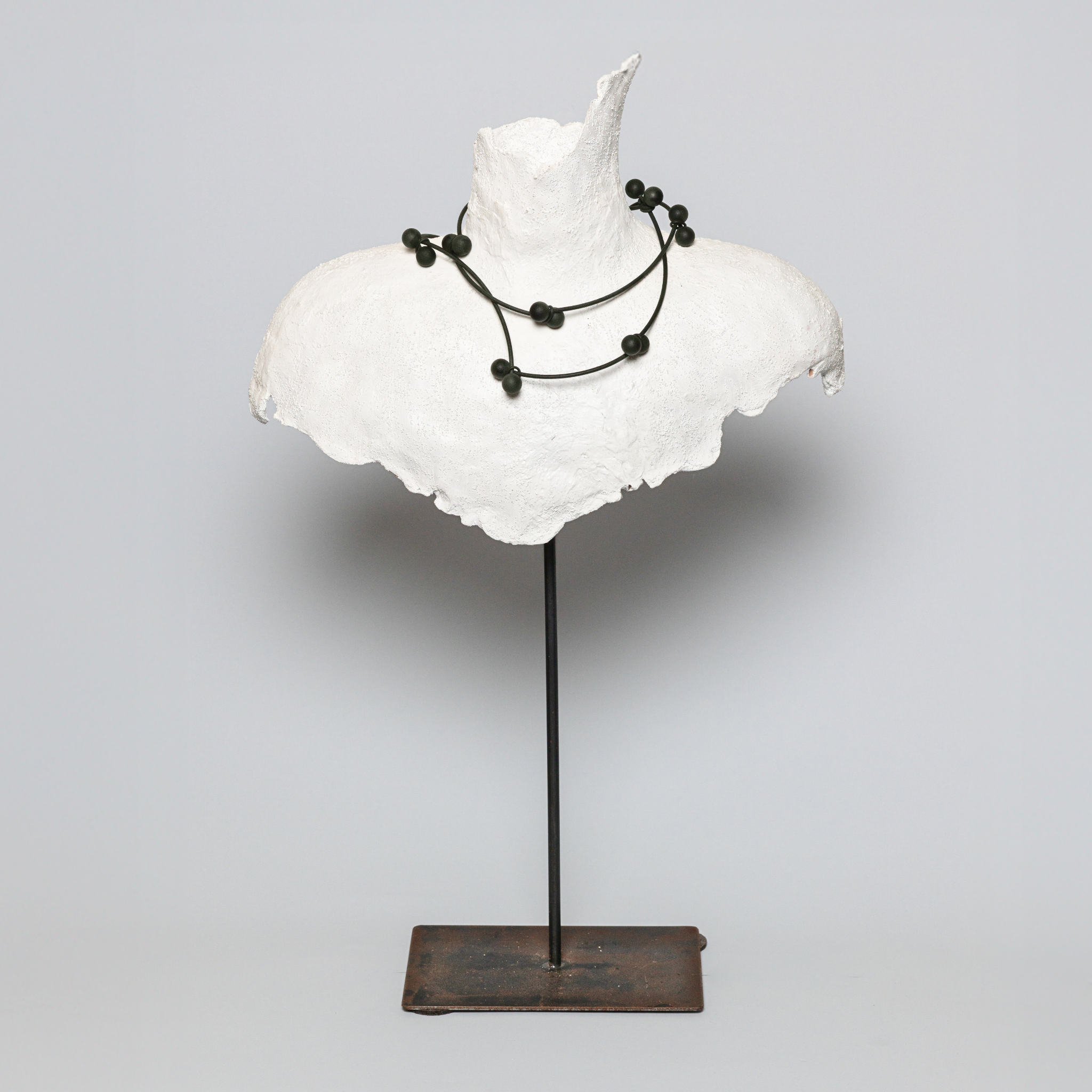 COLLANA_CIRCLE_BLACK_SFONDO_GRIGIO_2.png