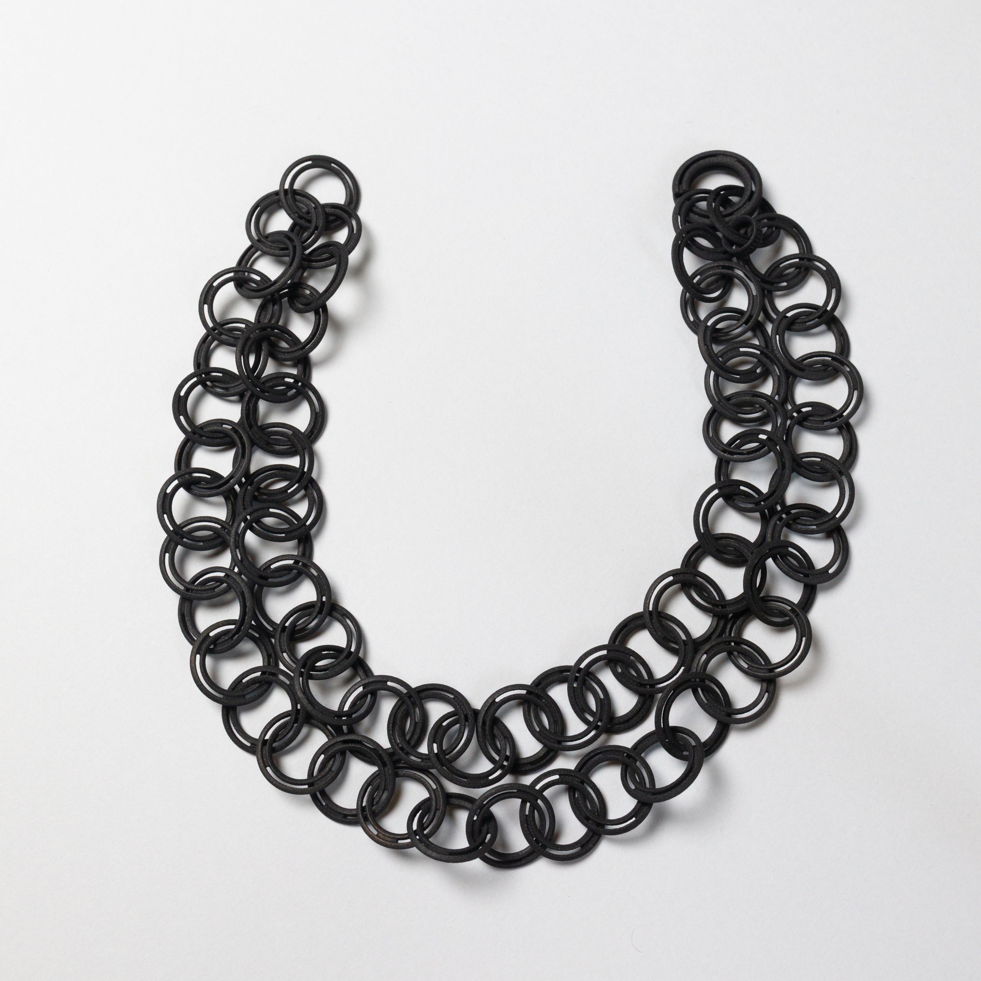 COLLANA_DECO_SMALL_BLACK_SFONDO_GRIGIO.jpg