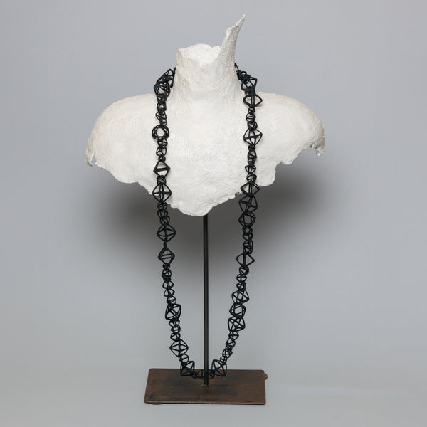 Intrigo Big - Necklace - Classic / Black
