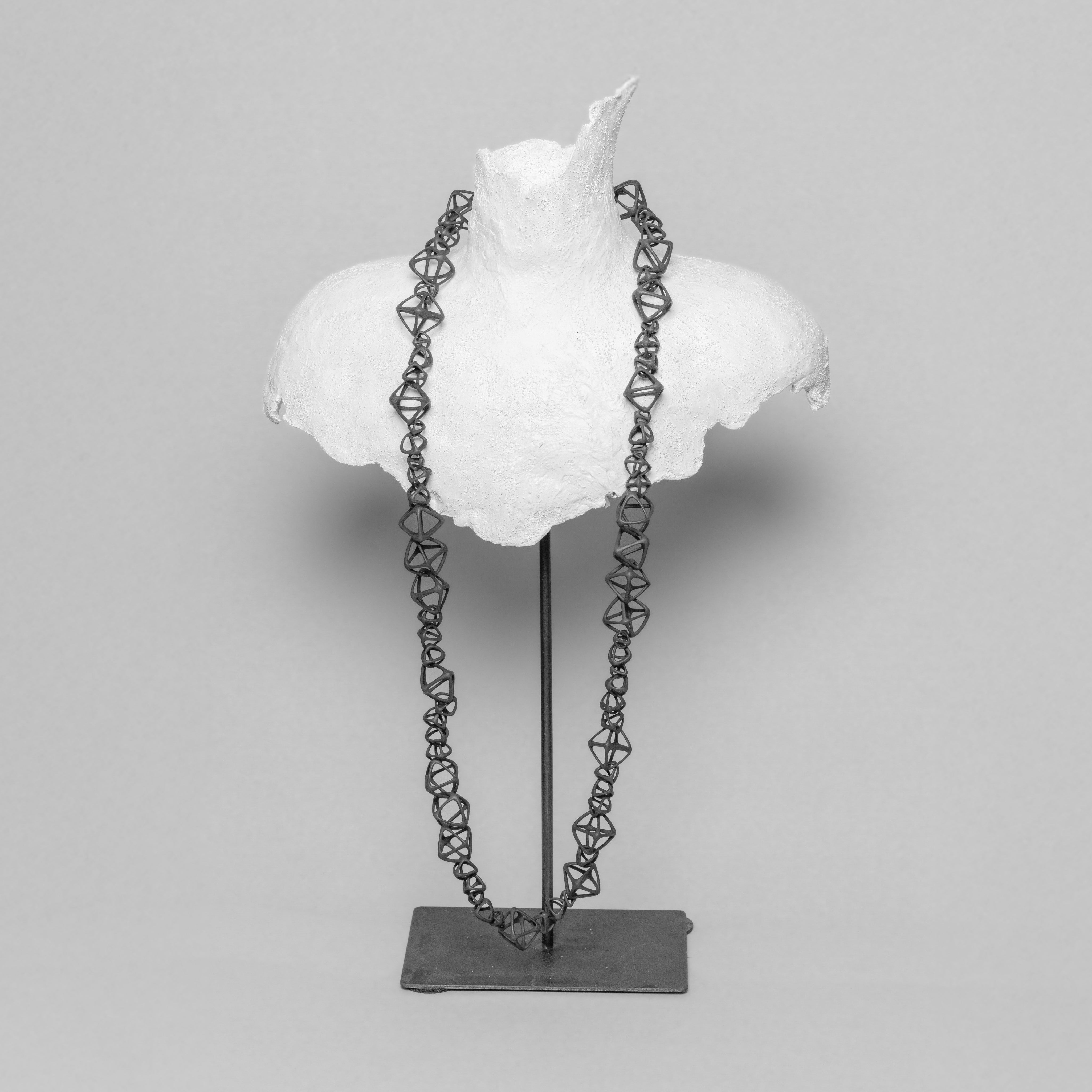 Intrigo Big - Necklace