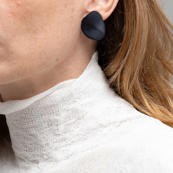 Petali Small - Earrings - Indossata 1